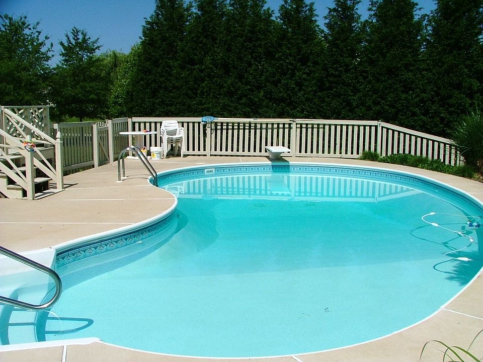 Beautiful Kidney Pool