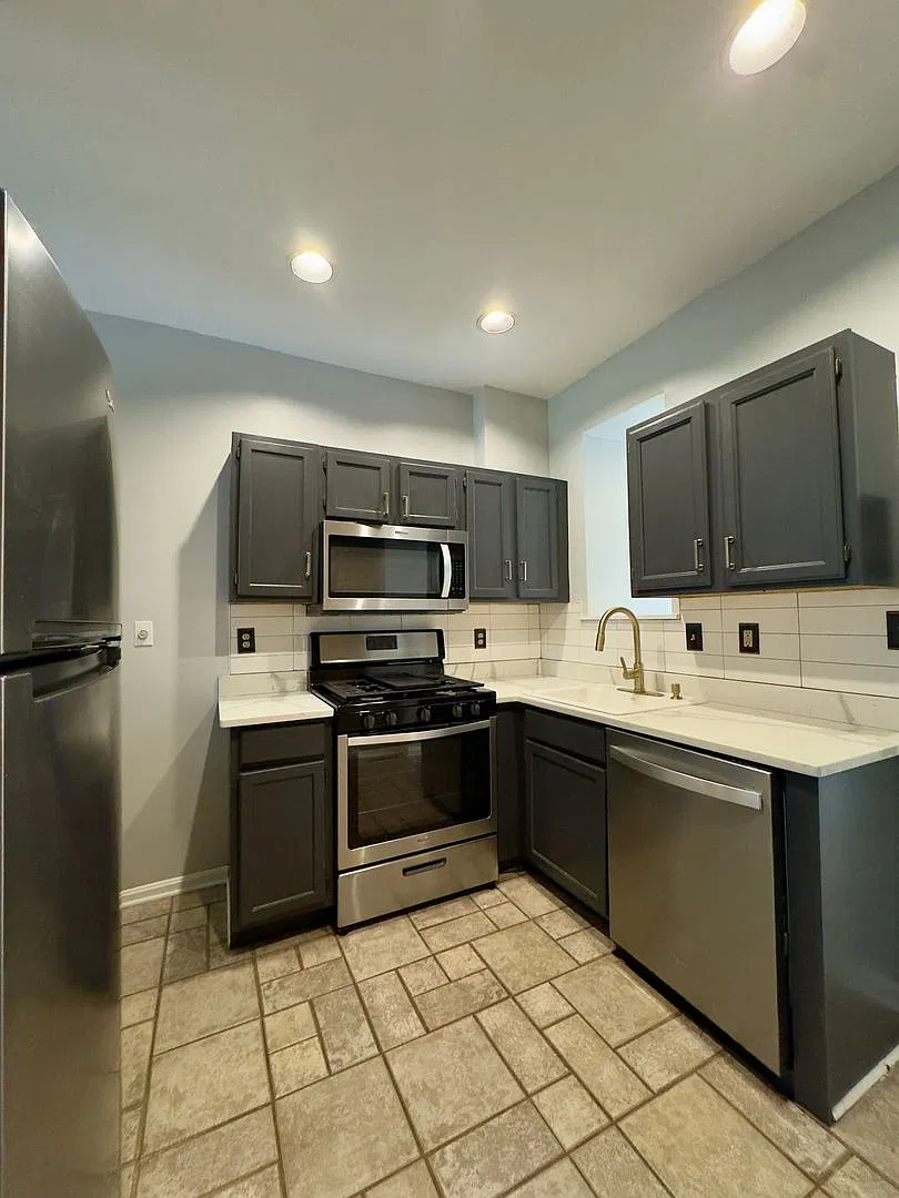 Charming 1BD/2BA Townhome w/ Roof Deck in Riverside, MD! — Photo 4