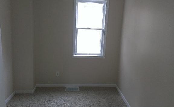 2nd image of 303 Curtice St E