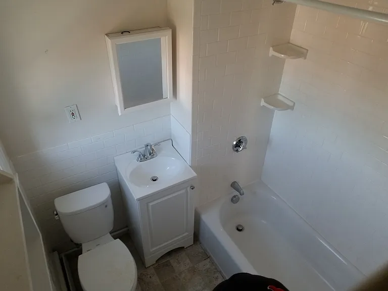 32 Railroad Ave #8 — Photo 5