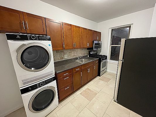 3rd image of 189 Sherman Ave APT 3l