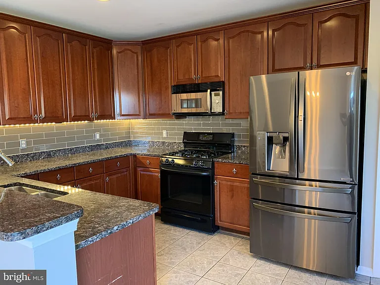 3384 Governors Crest Ct — Photo 13