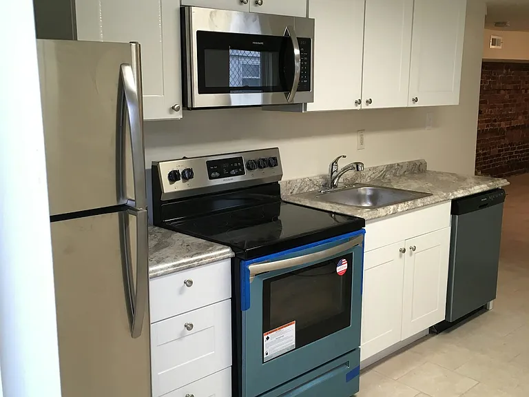 25 S Oakland Ave #LOWER LEVEL — Photo 5