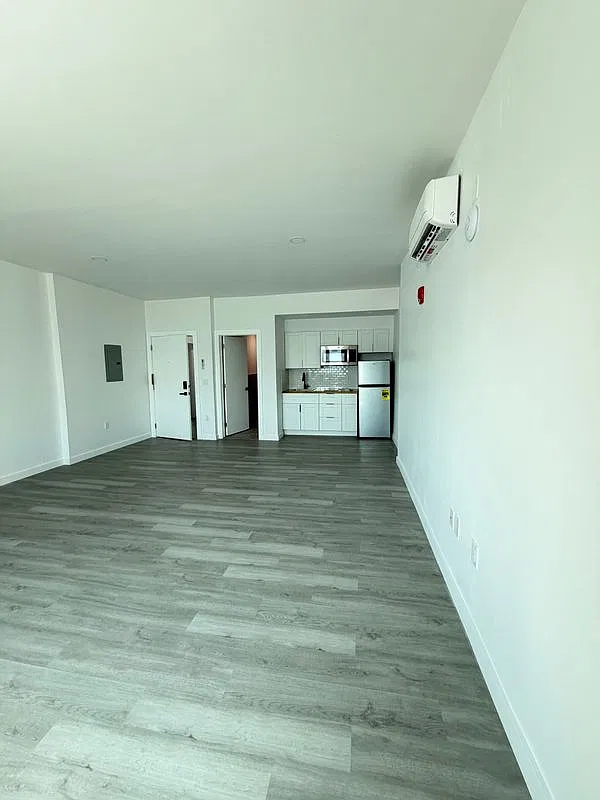 5401 NW 2nd Ave — Photo 2