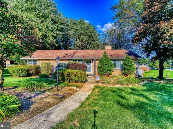 1589 Hollywood Pkwy, York, PA 17403