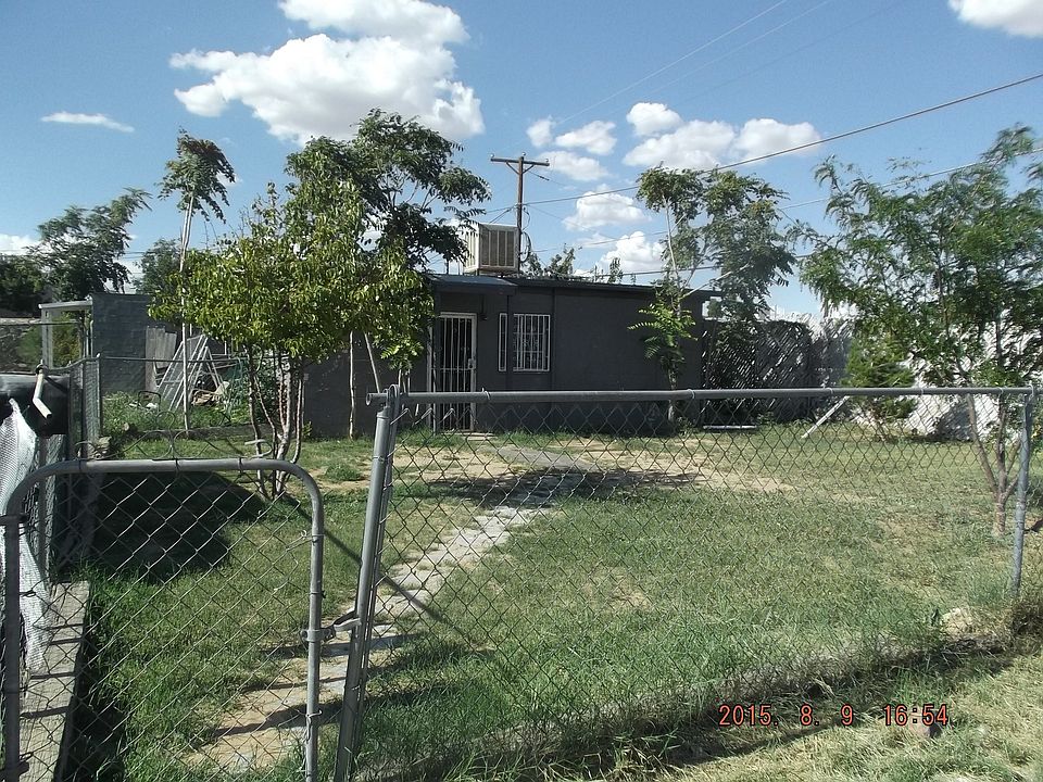 Front of home & Yard
