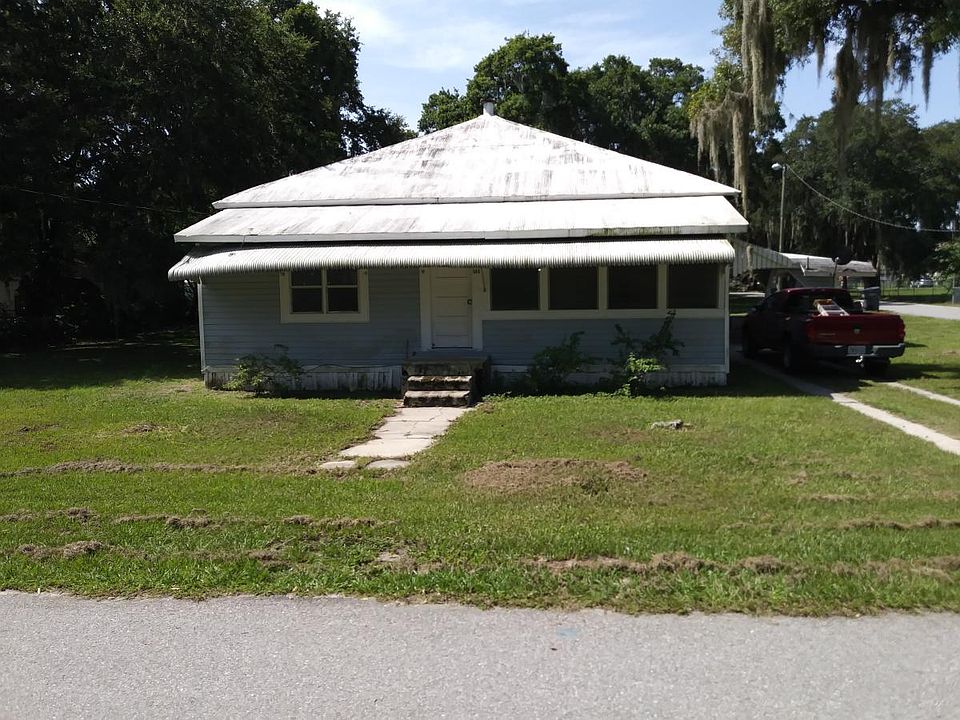1st image of 585 Pine St