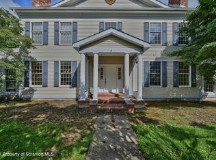 454 Twin Rocks Rd, Sterling, PA 18463