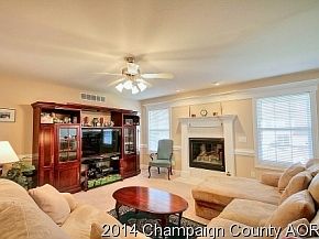 4th image of 702 E Dove Dr