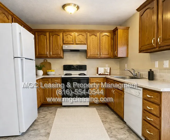 507 N Foxridge Dr — Photo 2