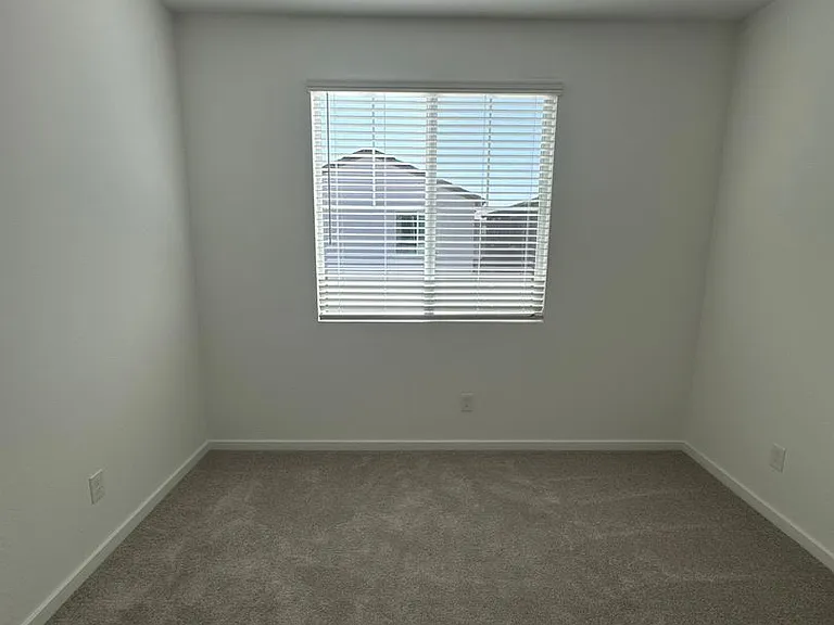 2442 W Maximo Way — Photo 17