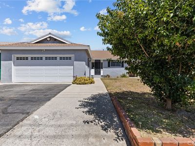 7452 Vanalden Ave, Reseda, CA, 91335