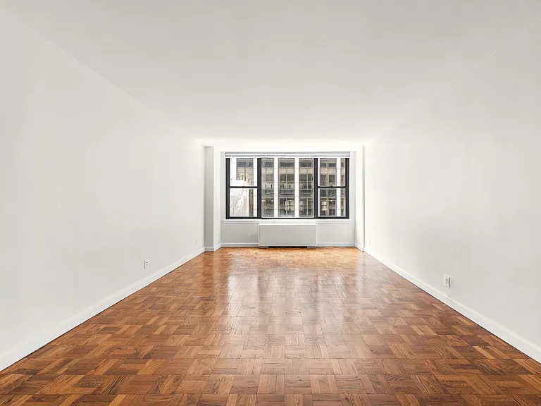 65 W 55th St #7E — Photo 1