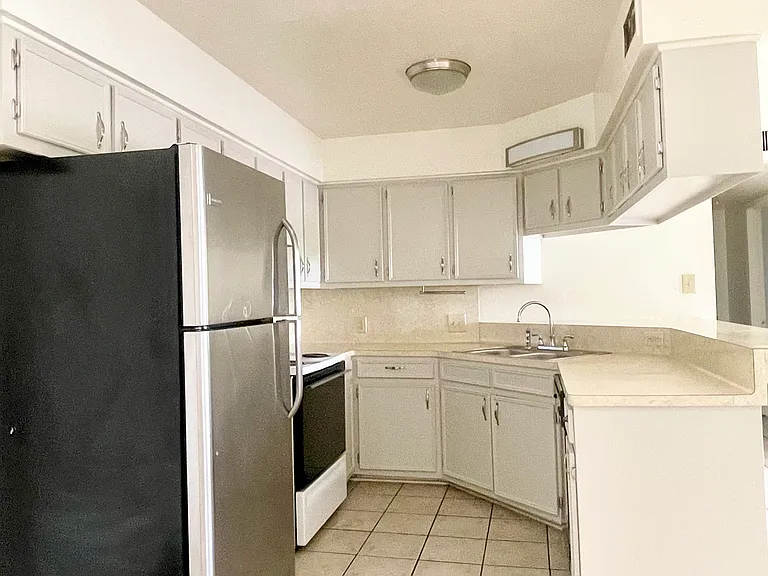 1229 Wilson St #2 — Photo 6