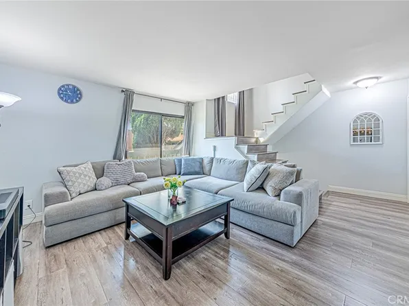 301 W Gladstone St APT 13, Azusa, CA 91702