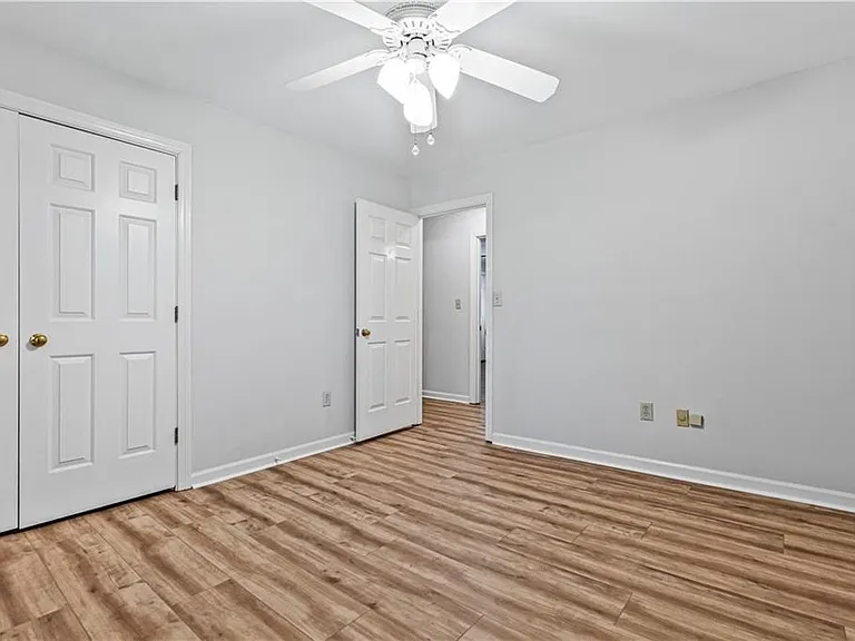 1160 Windsor Pkwy #8 — Photo 22