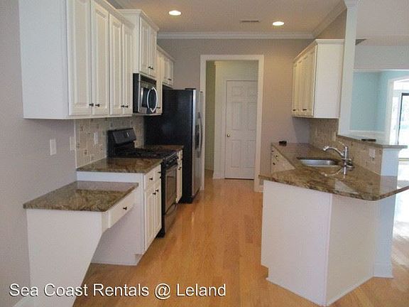 4th image of 1034 Stonebridge Ln
