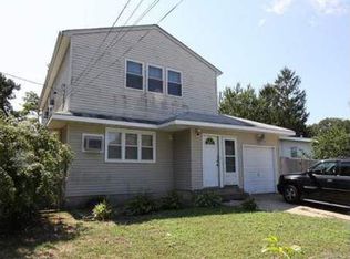 50 Appel Dr, Shirley, NY 11967