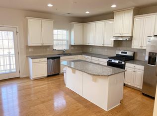 1708 Saint Johns Ln, Sewickley, PA 15143