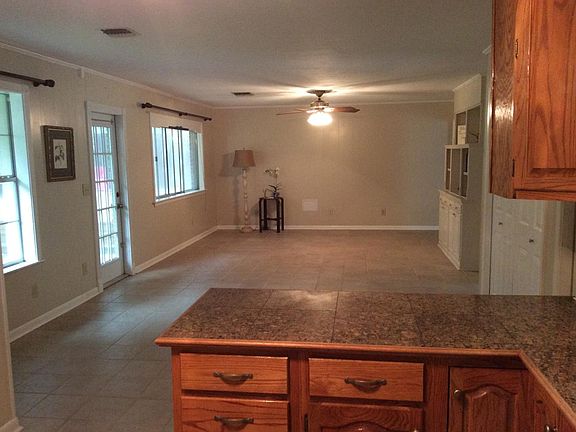 3rd image of 309 Elmwood Dr