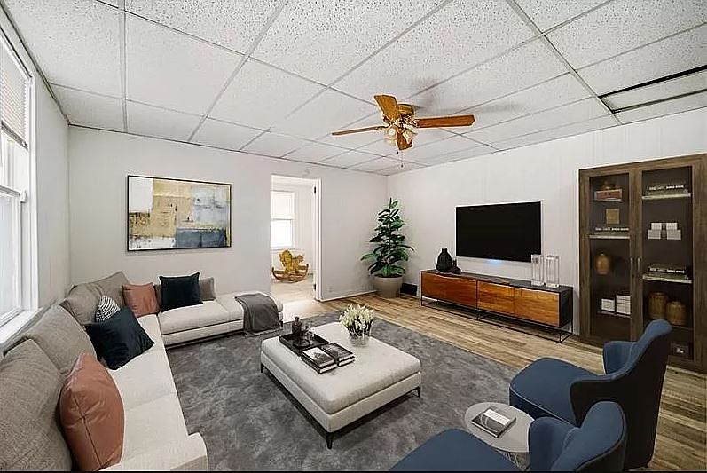 living / flex room