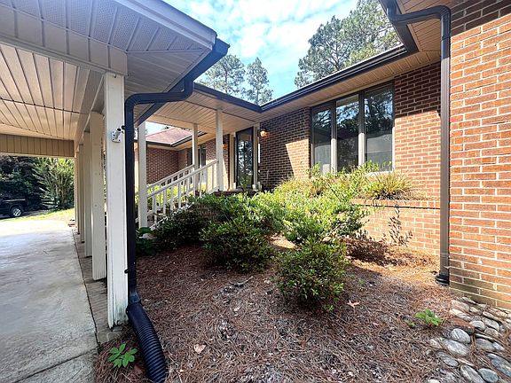 2nd image of 360 E Hedgelawn Way