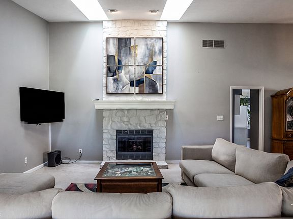 4th image of 2314 Calaveras Way