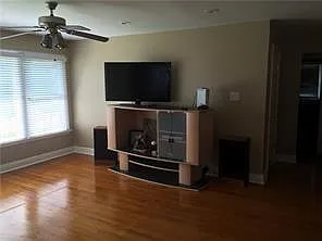 3 bed, 2.0 bath, 1640 sqft, $2,650 — Photo 2