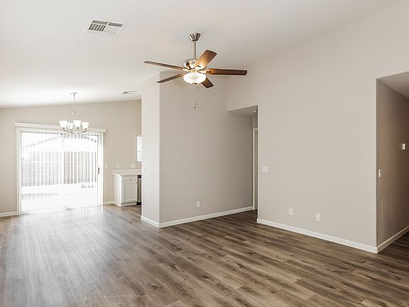 3rd image of 3041 W Salter Dr