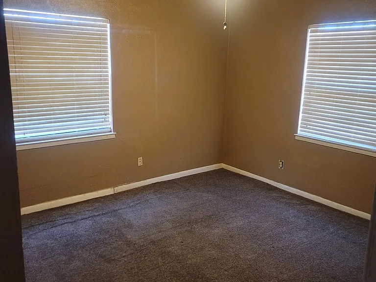 3806 Golden Hills Dr — Photo 3