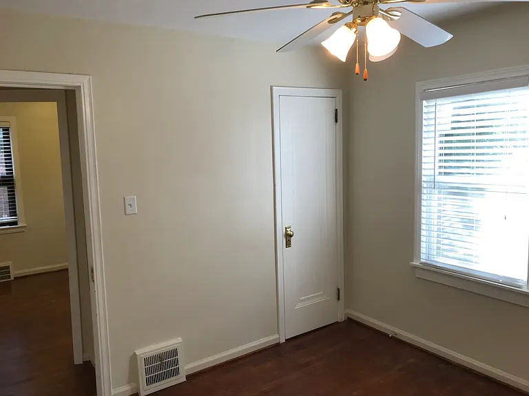 3659 Oakshire Dr — Photo 12