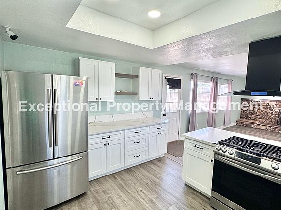 5th image of 9513 Tamarind Ave