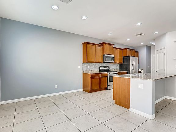 4th image of 6828 Majestic Palm Dr