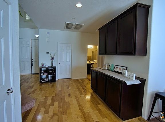 2nd image of 2711 Lenrey Ave