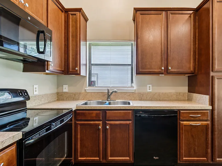 1565 Shearwater Dr — Photo 8