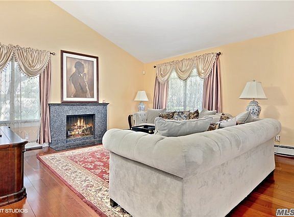 3rd image of 5 Gravin St