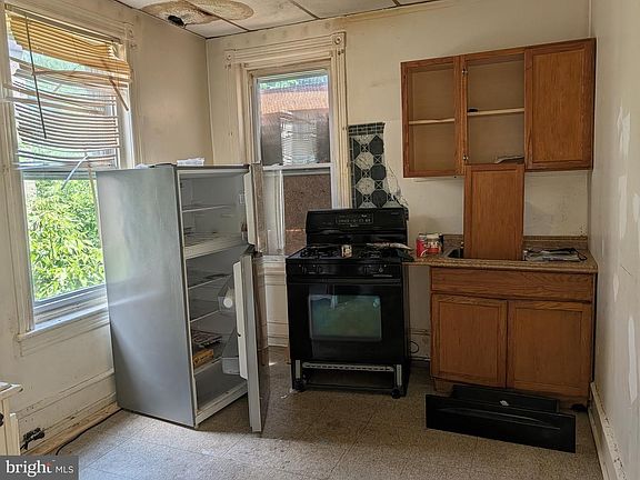 3rd image of 1170 Kaighn Ave