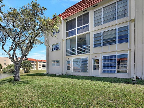 4th image of 2931 Sunrise Lakes Dr E APT 112