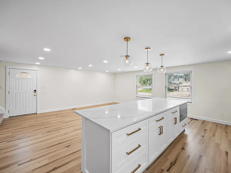 2785 Frazier Ln — Photo 9