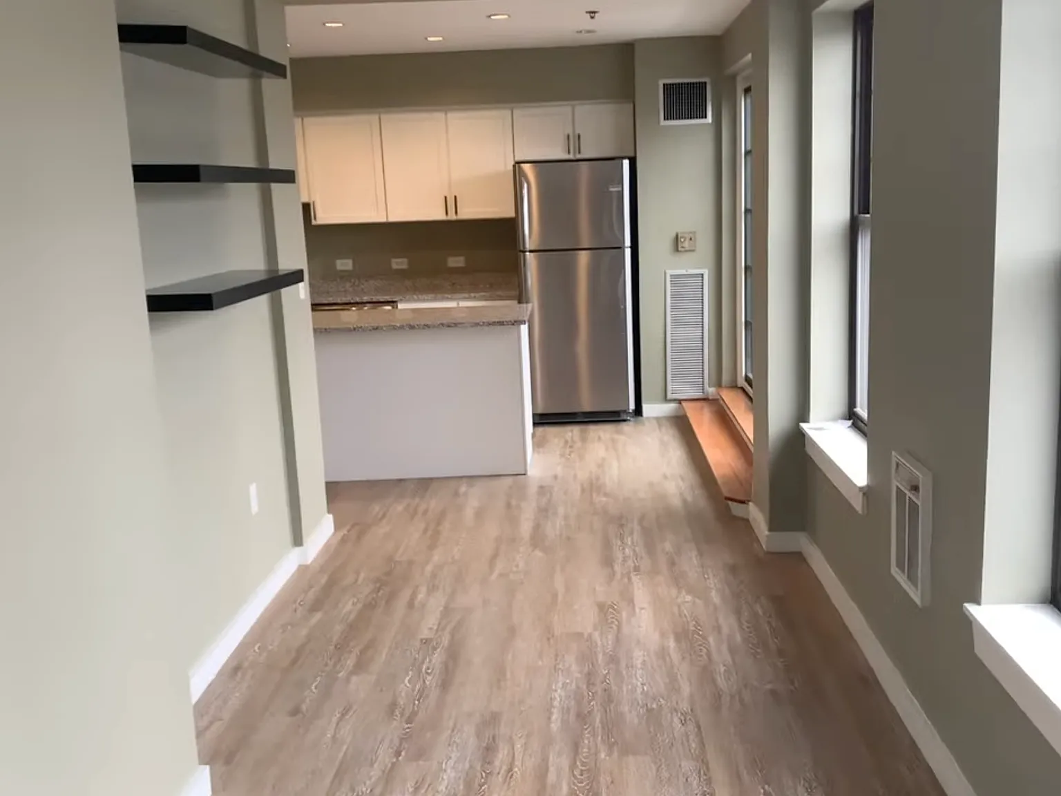 2 bed, 1097 sqft, $5,300 — Photo 4