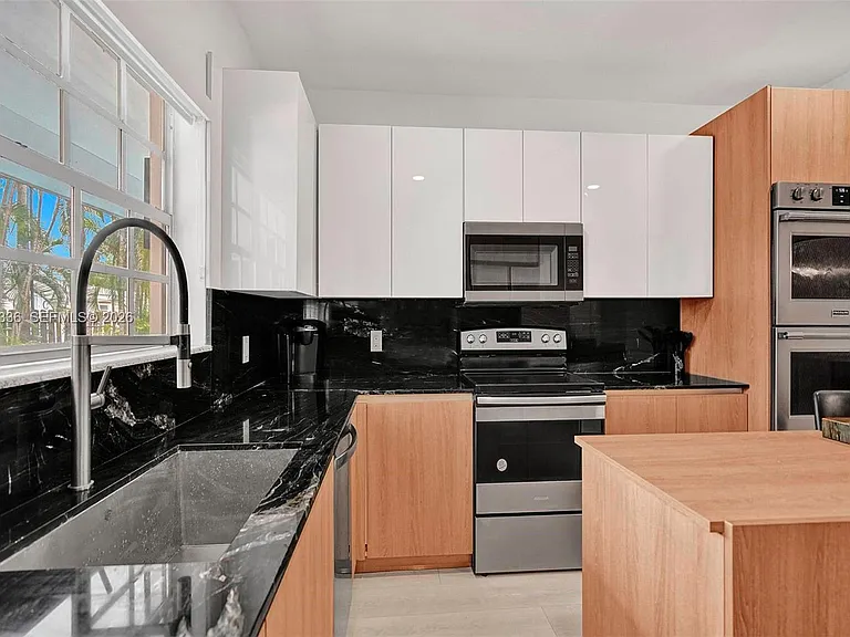 5440 NE 22nd Ave — Photo 50