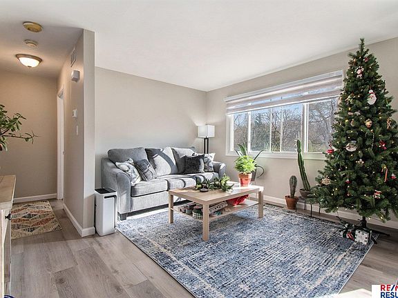 4th image of 1002-1004 Bradford Dr