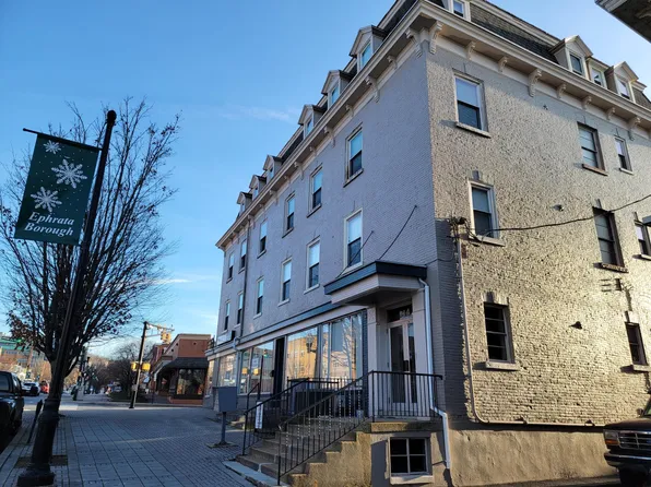 14 W Main St APT 12, Ephrata, PA 17522