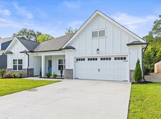 98 Winchester Dr, Rossville, GA 30741