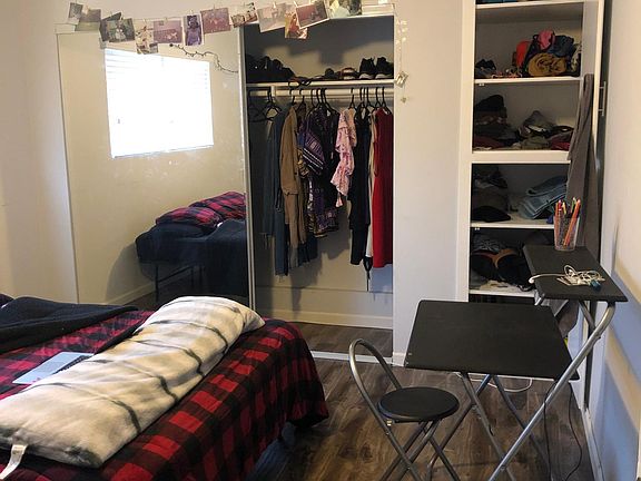 2nd image of 6830 Woodley Ave