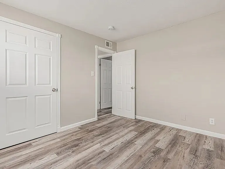 1012 S Smith Rd #1 — Photo 11