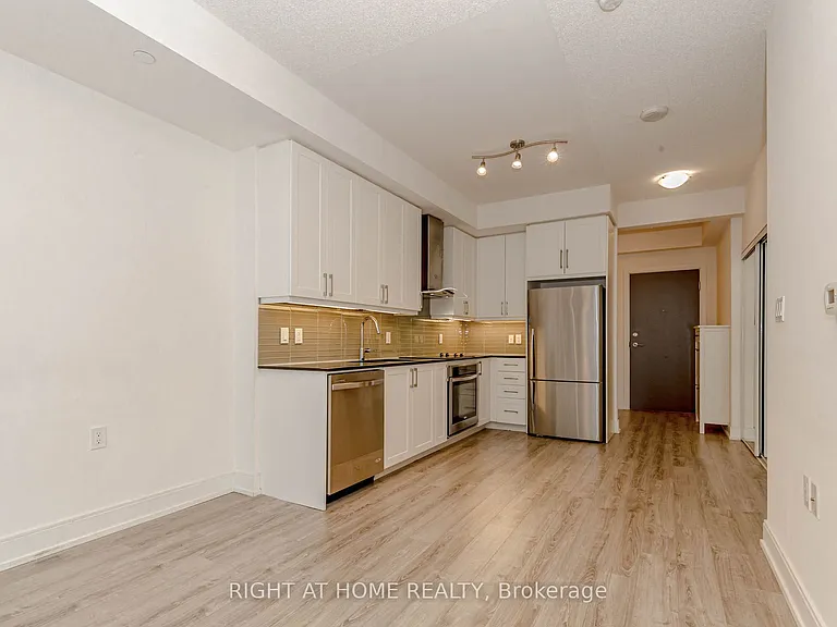 9608 Yonge St #1603 — Photo 20