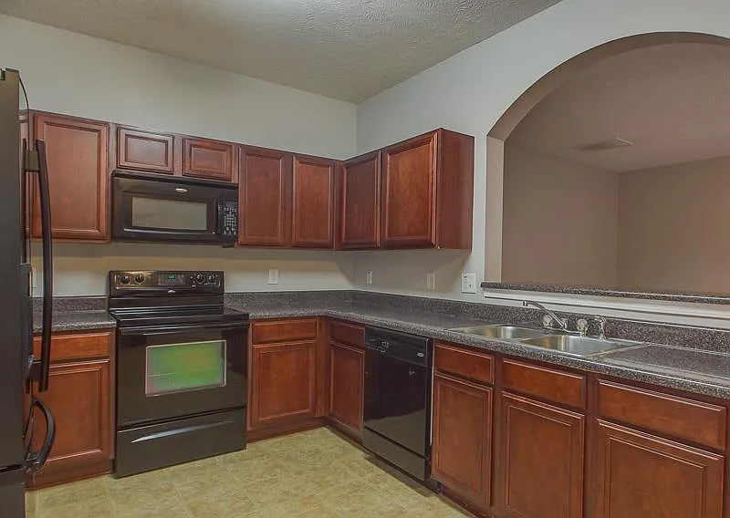 1058 Ashmore Drive - 1 — Photo 4