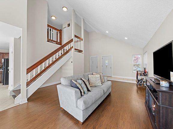 4th image of 171 Hesterman Dr