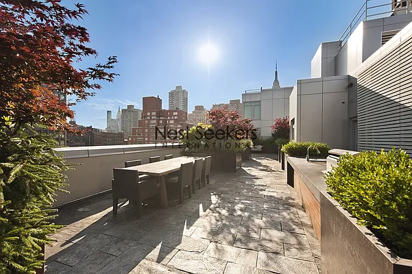 Sold by Nest Seekers International | media 8